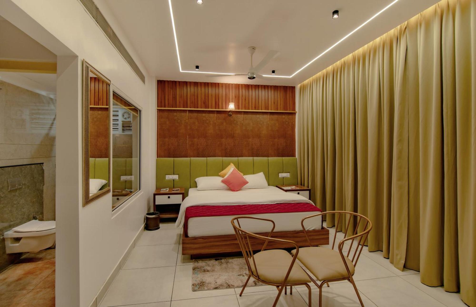 Boulevard Resorts Kakkadampoyil Exterior photo